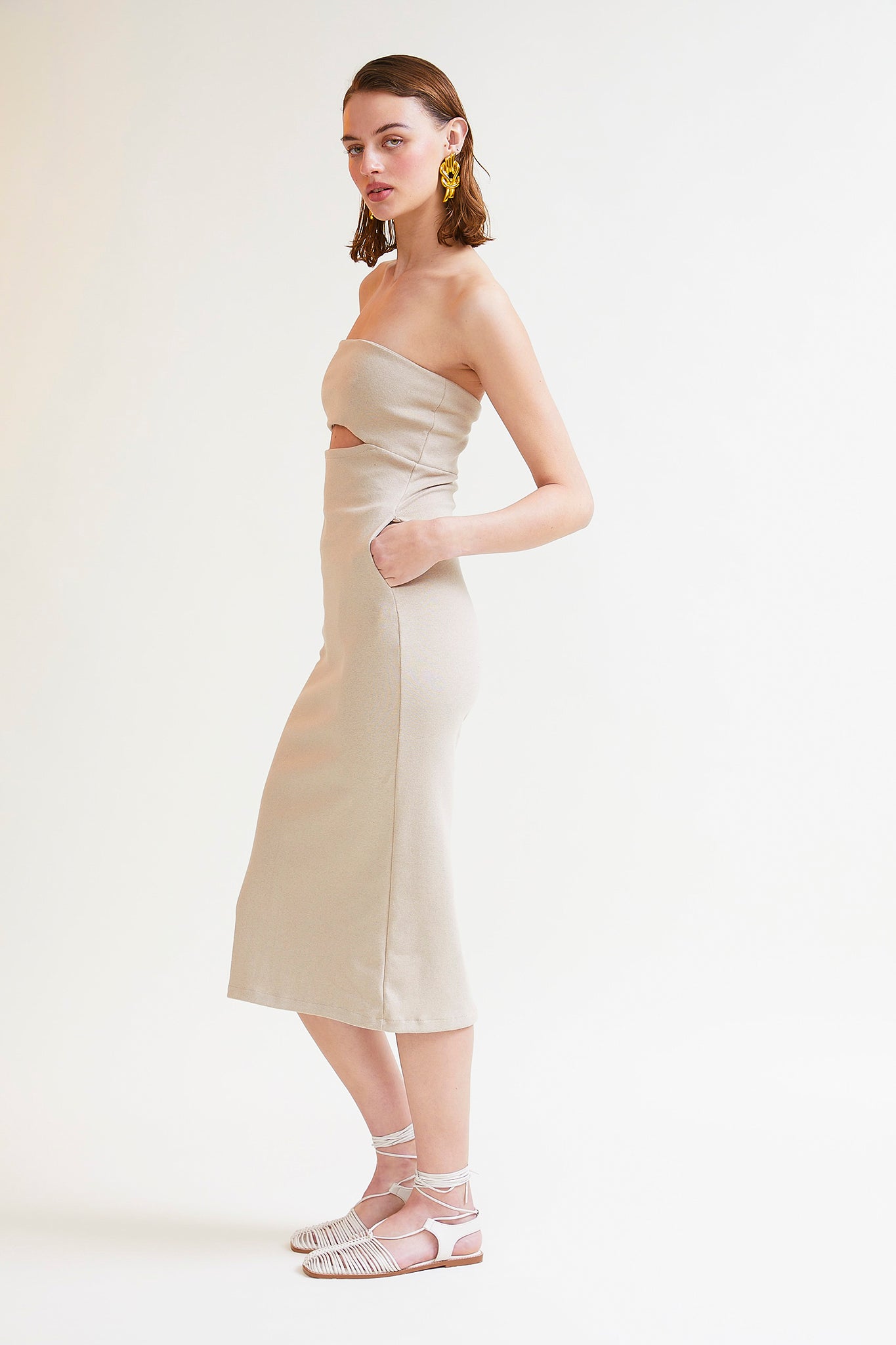 Strapless Black Cocktail Dress with Side Pockets and Back Split – Eco-Friendly Midi Party Dress for Weddings and Special Events 1