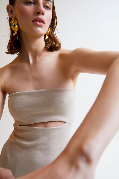 Strapless Black Cocktail Dress with Side Pockets and Back Split – Eco-Friendly Midi Party Dress for Weddings and Special Events 5