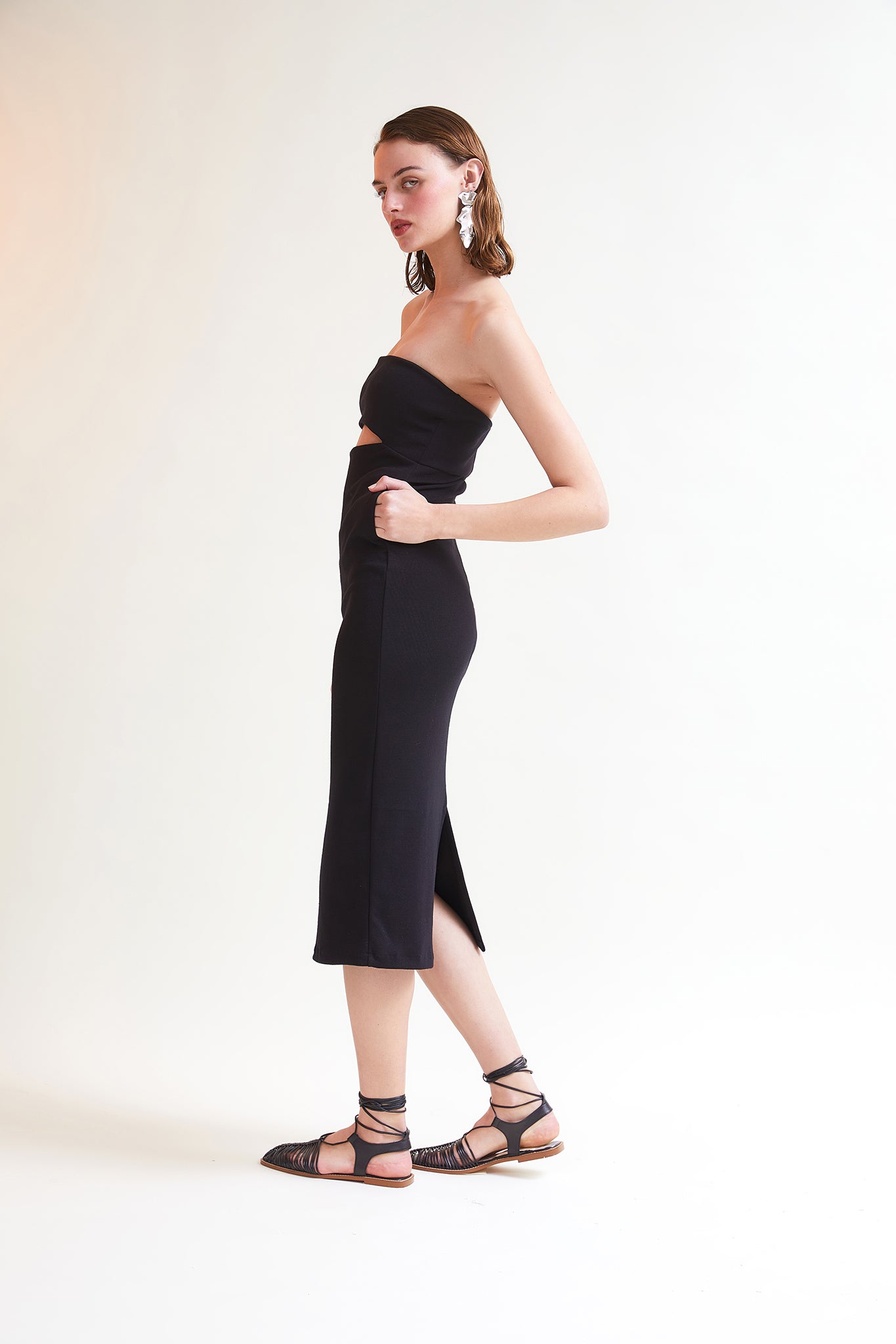Strapless Black Cocktail Dress with Side Pockets and Back Split – Eco-Friendly Midi Party Dress for Weddings and Special Events 7